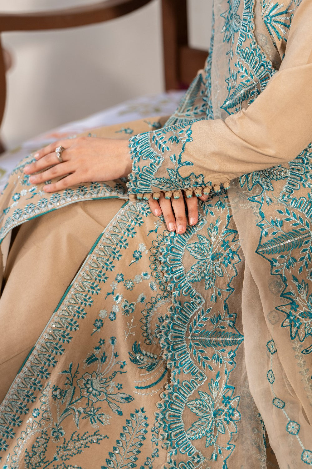 Maryum N Maria | Luxury Lawn 25 | ASHYA - MS50119 L Beige Lawn