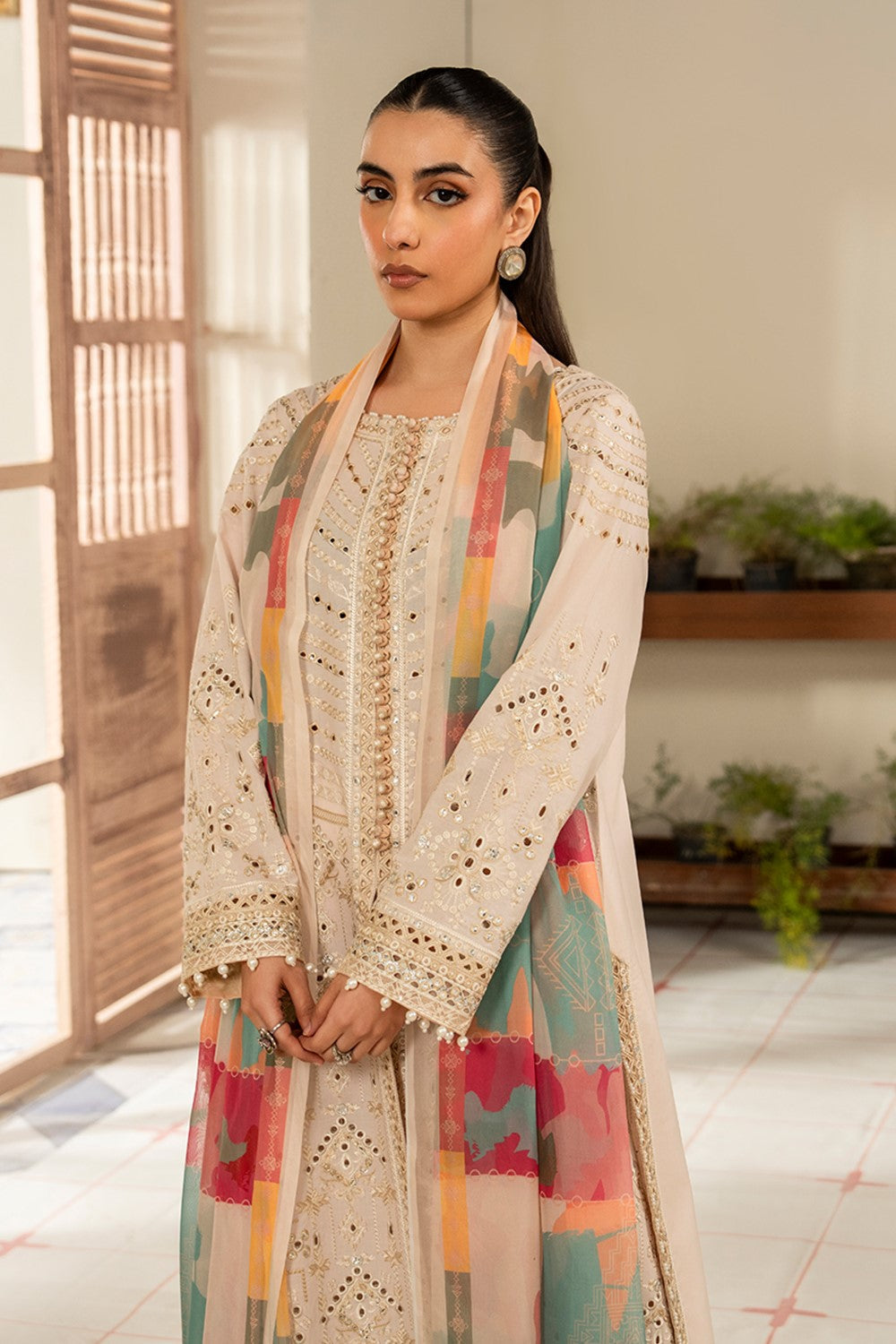 Maryum N Maria | Luxury Lawn 25 | ABIA - MS50120 M Ivory Lawn