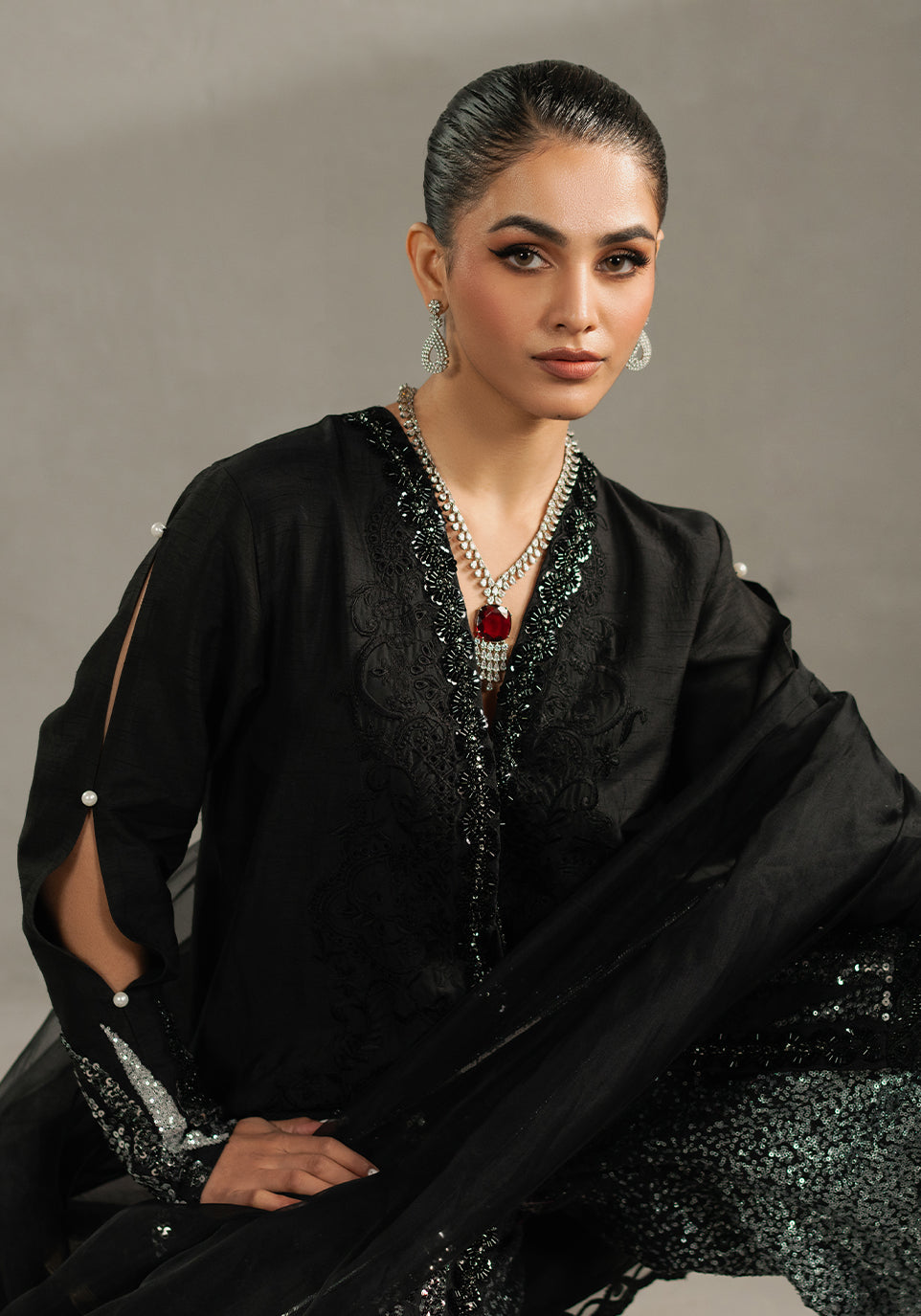 Zarqash | Silk Edit | ZQS 022 LEILA XL Black Raw Silk