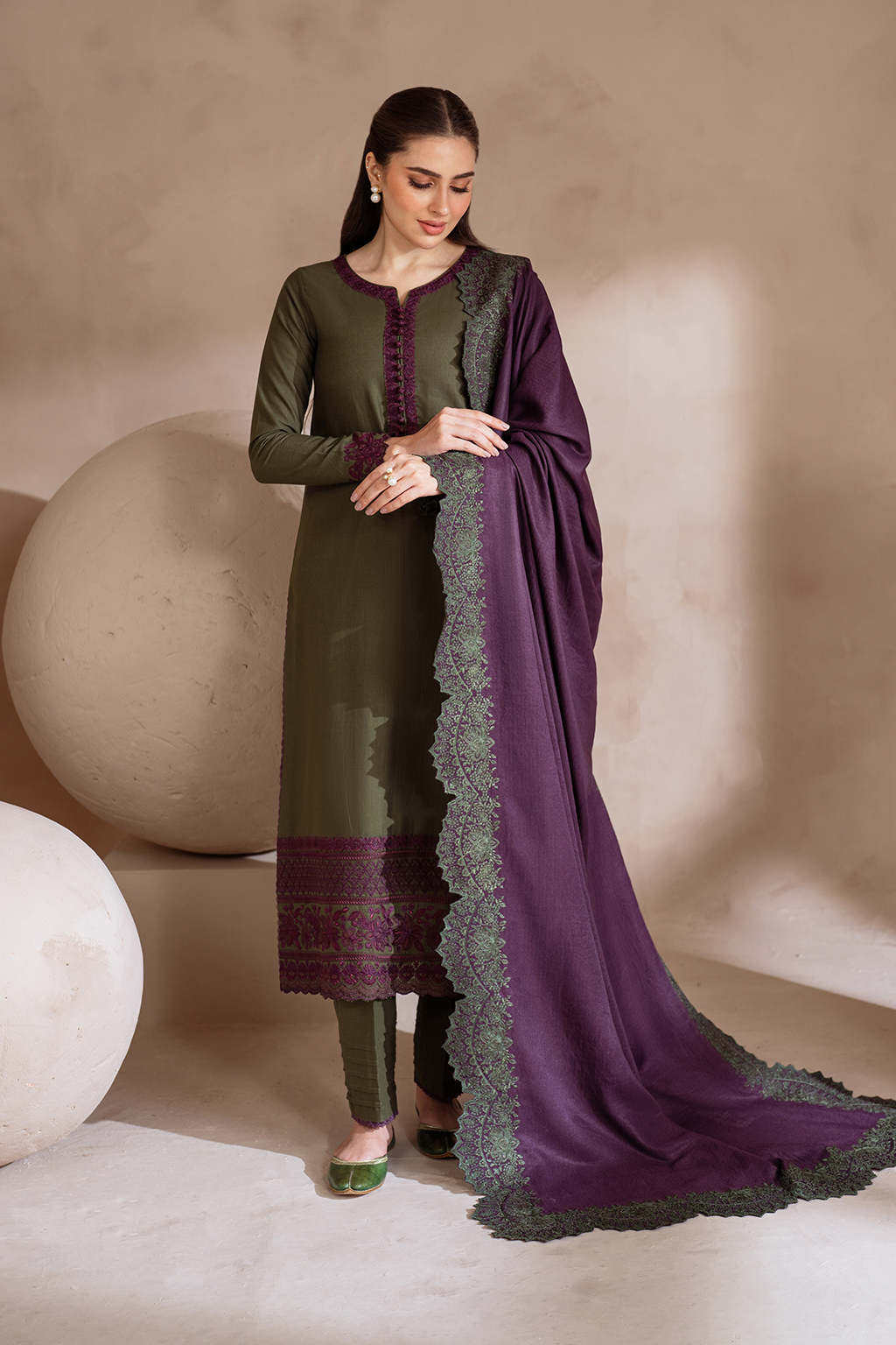 Iznik | Exclusive Winter | UE-373 XS Mehndi Khaddar