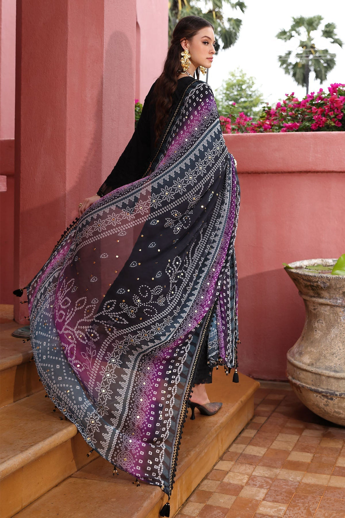 Nureh | Bazaar Lawn 25 | NE-110 XS Black Lawn