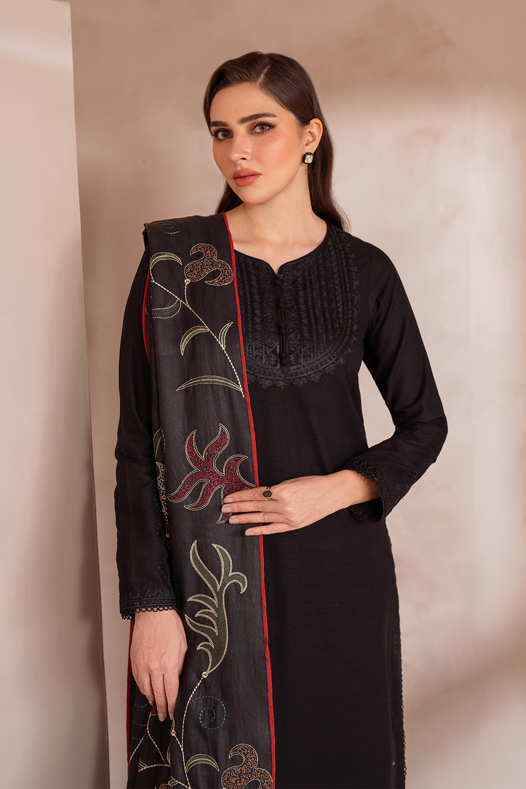 Iznik | Exclusive Winter | UE-364 L Black Khaddar
