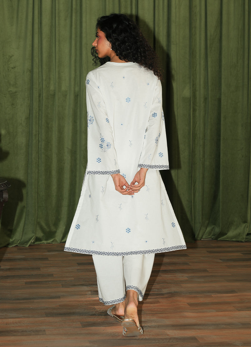 Image | Spring the Tea | ICSE-214191-12524 XS White Cotton