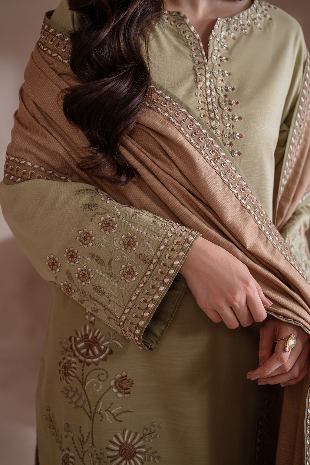 Iznik | Exclusive Winter | UE-359 M Sand Khaddar