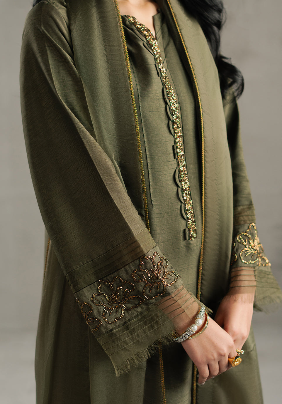 Zarqash | Silk Edit | ZQS 006 ARIA L Olive Green Raw Silk