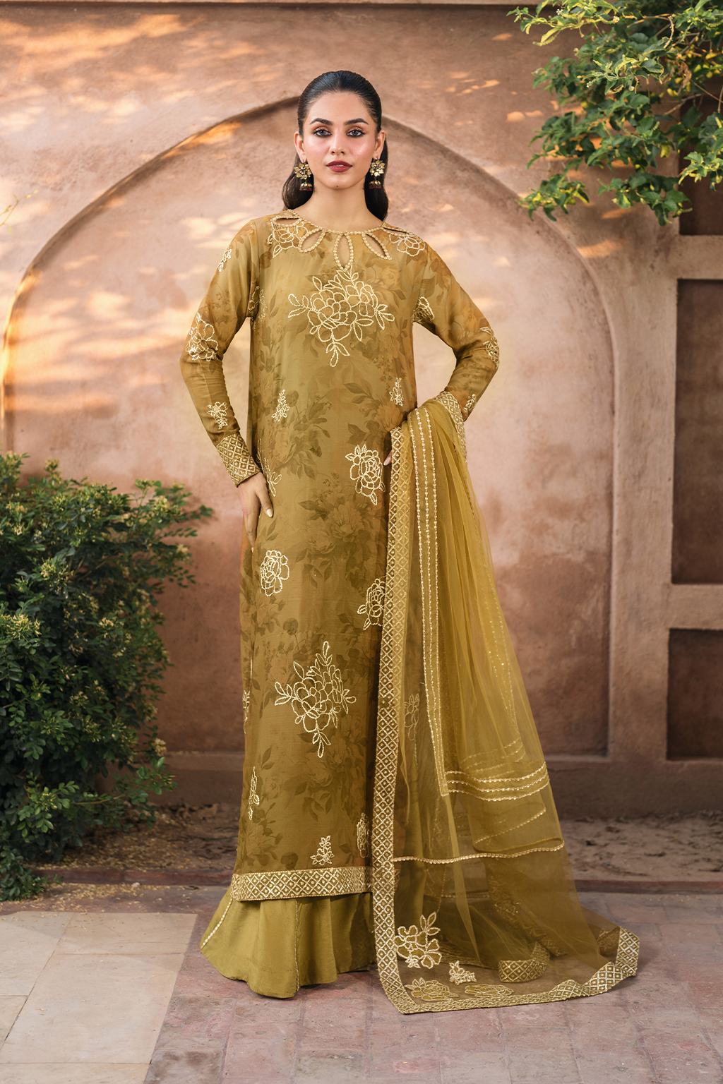 Iznik | Bandhani Formals | UE-332 XS mendhi Chiffon