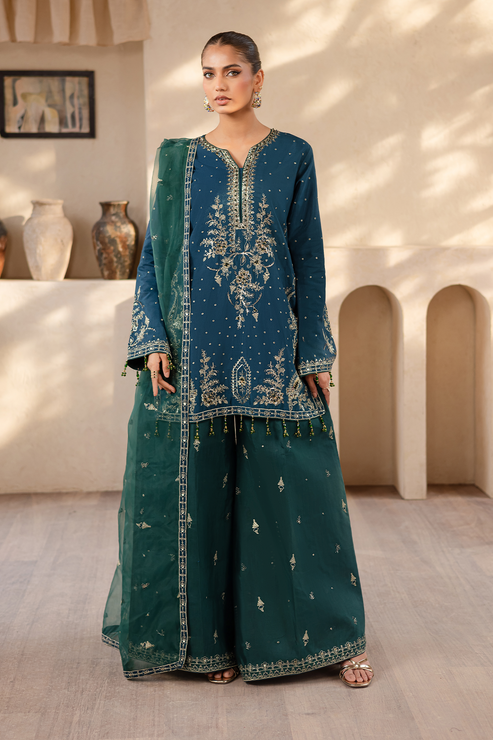 Emaan Adeel | Noore Festive Formals | LAVEEN XS Zinc Raw Silk