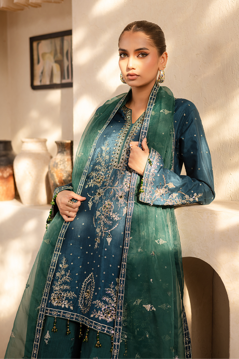 Emaan Adeel | Noore Festive Formals | LAVEEN L Zinc Raw Silk