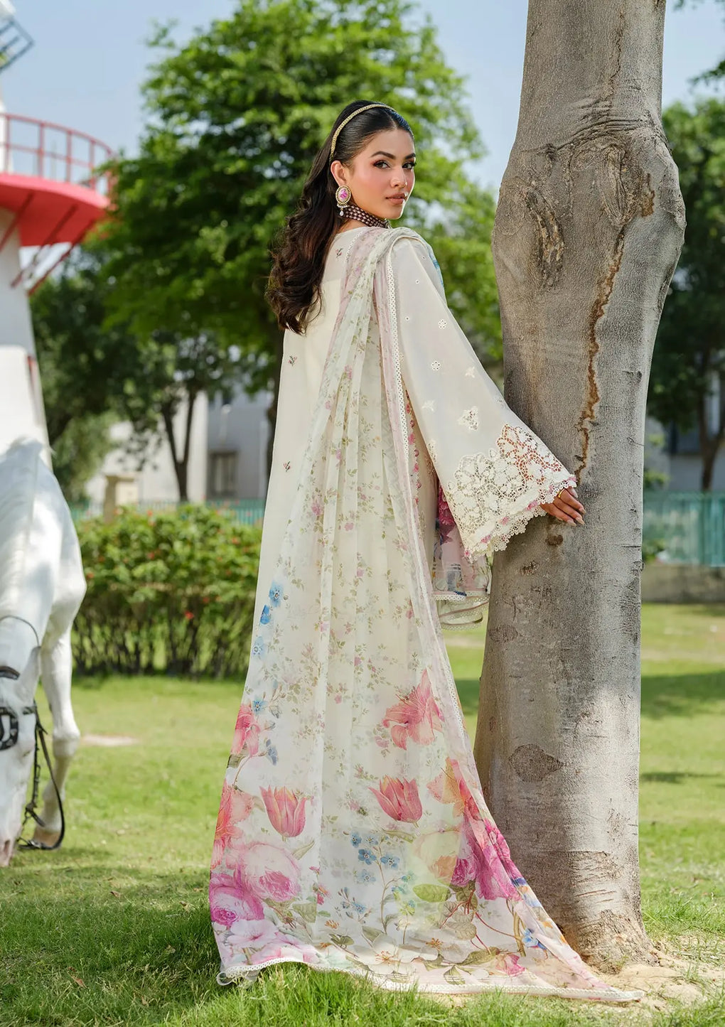 Elaf Premium | Luxury Lawn 25 | ELH-7A WHITE EMPRESS XS Off White Lawn