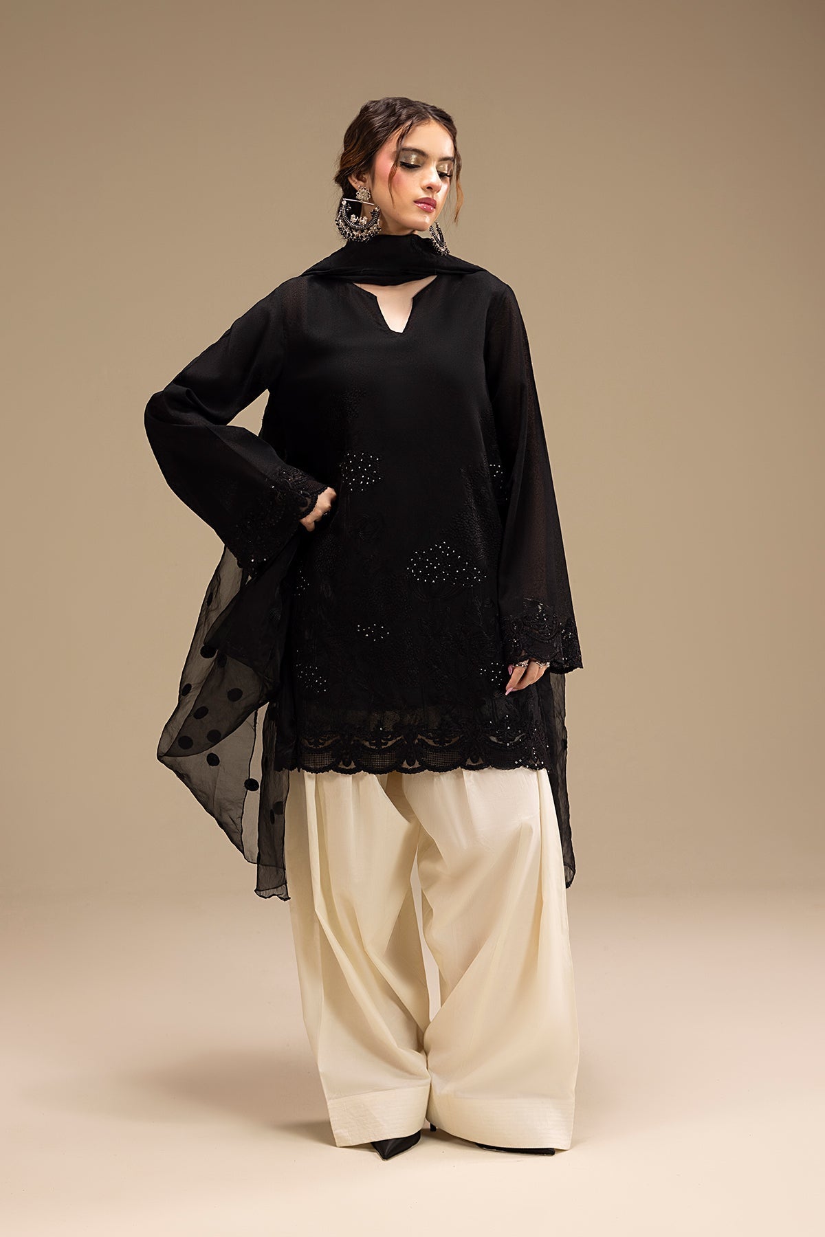 Erum Khan | Lillia Summer Edit | Night Petal XL Black Karandi