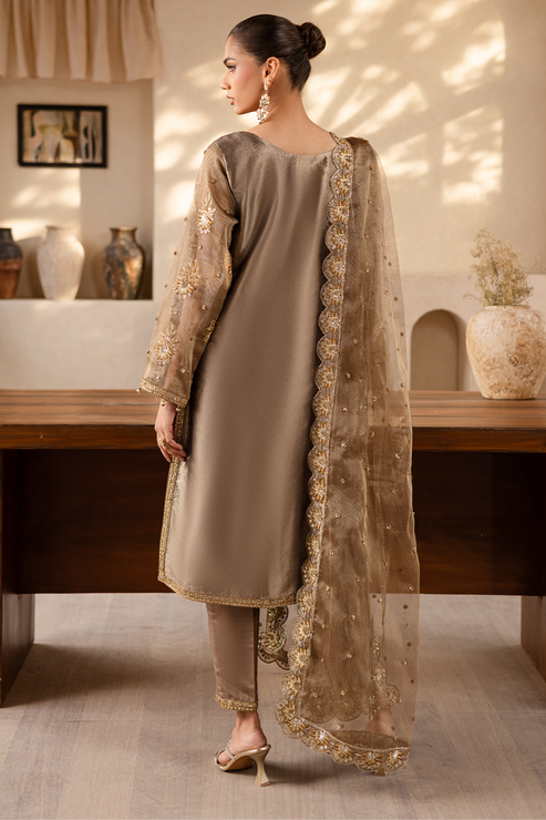 Emaan Adeel | Noore Festive Formals | RAVEEN XS Mauve Zari Mesoury