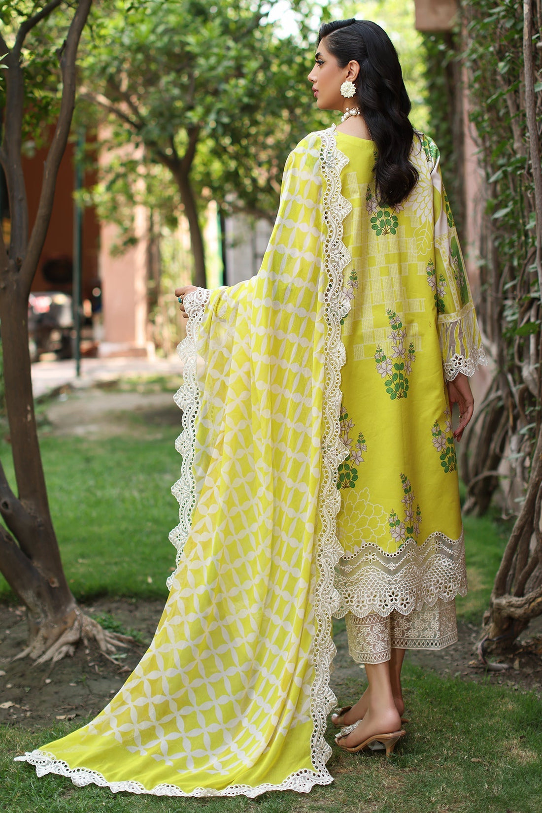 Charizma | Combination 25 | CCS-4-24 XS Off White Lawn