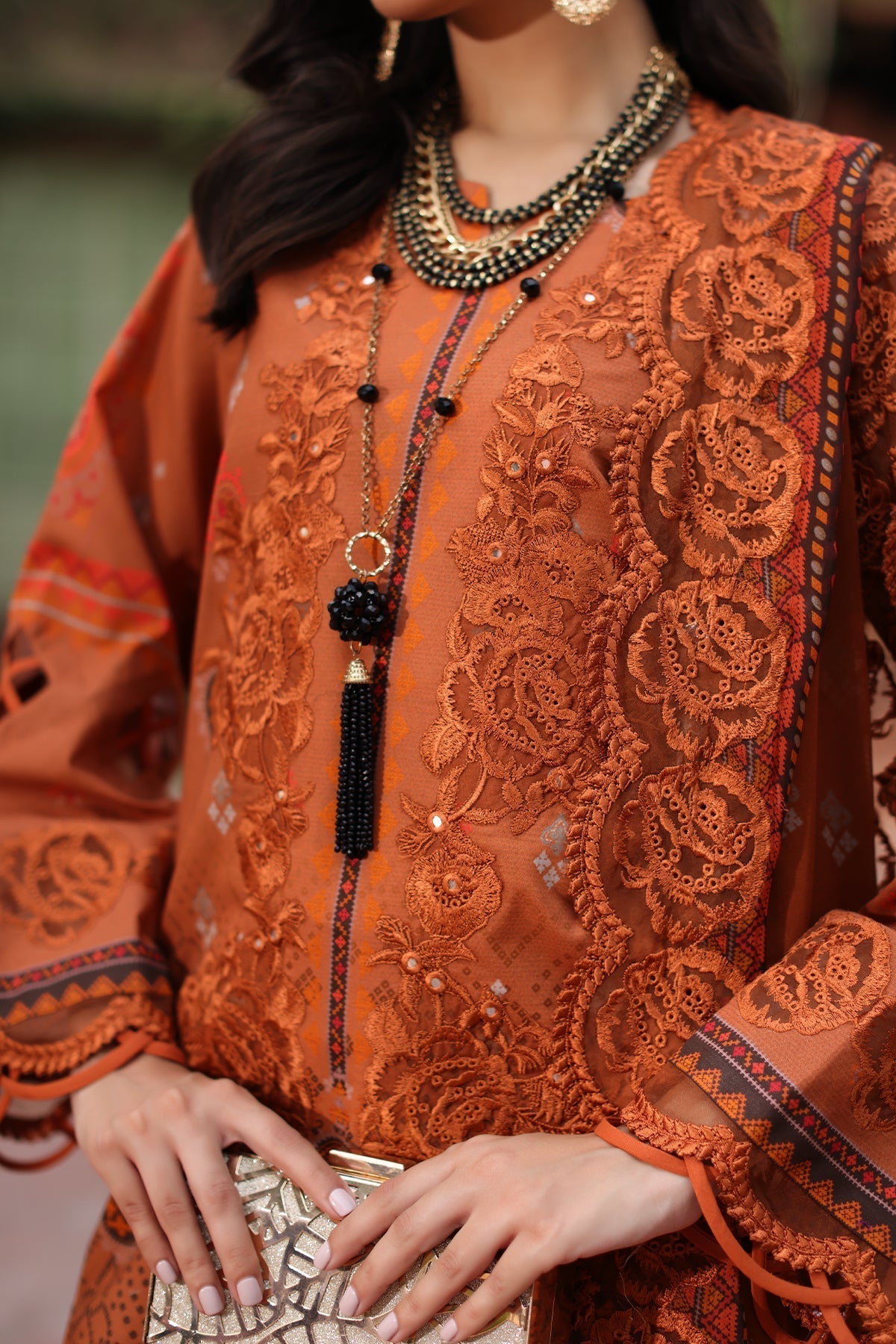 Charizma | Combination 25 | CCS-4-25 M Rust Lawn