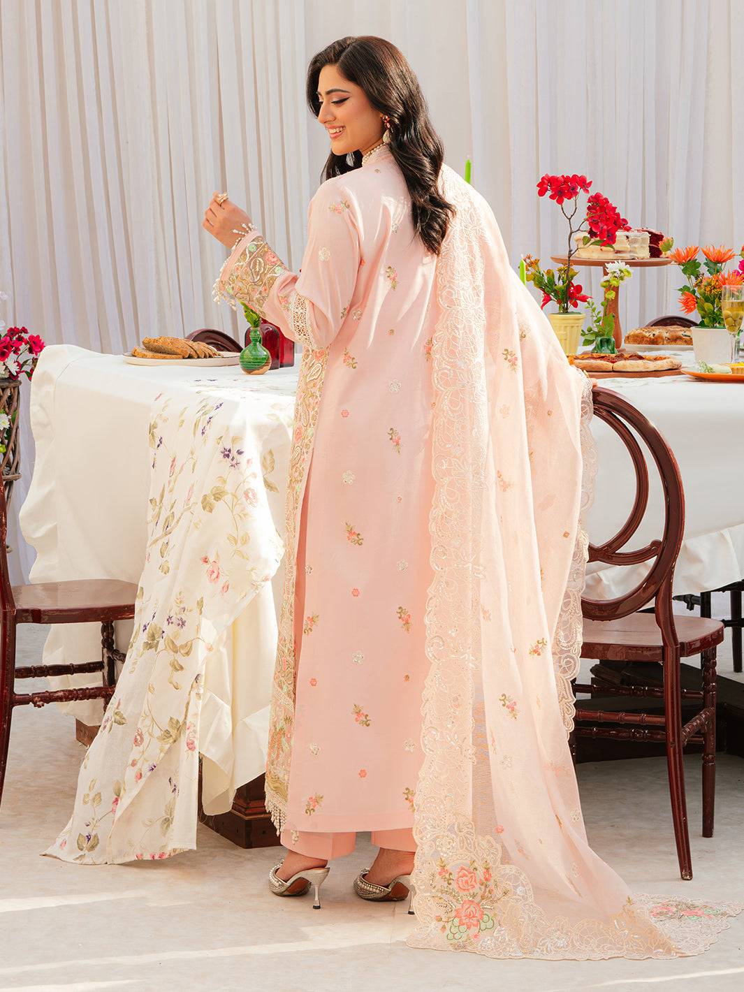 Mahnur | Allenura Luxury Lawn 24 | AZURE - Pakistani Designer Dress - by Mahnur | Type: Luxury - 100% Original at Saira Sultan