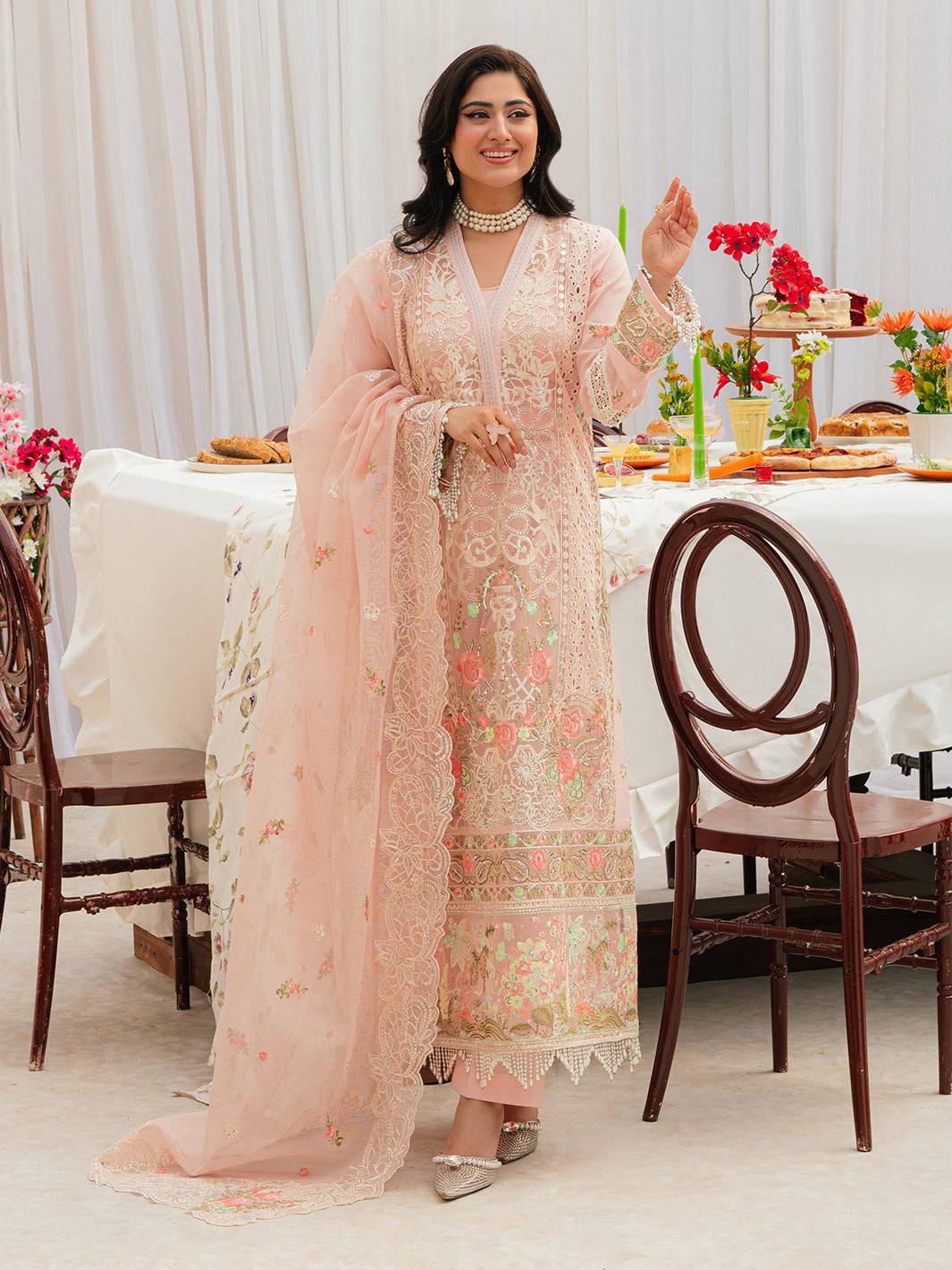 Mahnur | Allenura Luxury Lawn 24 | AZURE - Pakistani Designer Dress - by Mahnur | Type: Luxury - 100% Original at Saira Sultan