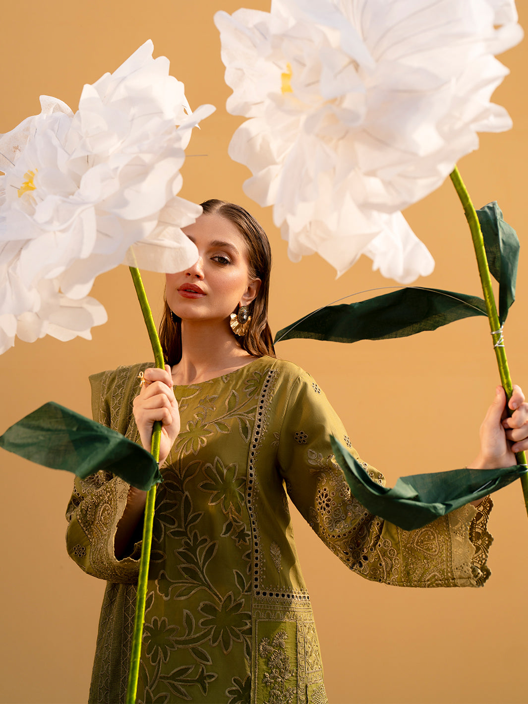 Mahnur | Sirena Luxury Lawn 25 | Adrienne L Mehndi Lawn