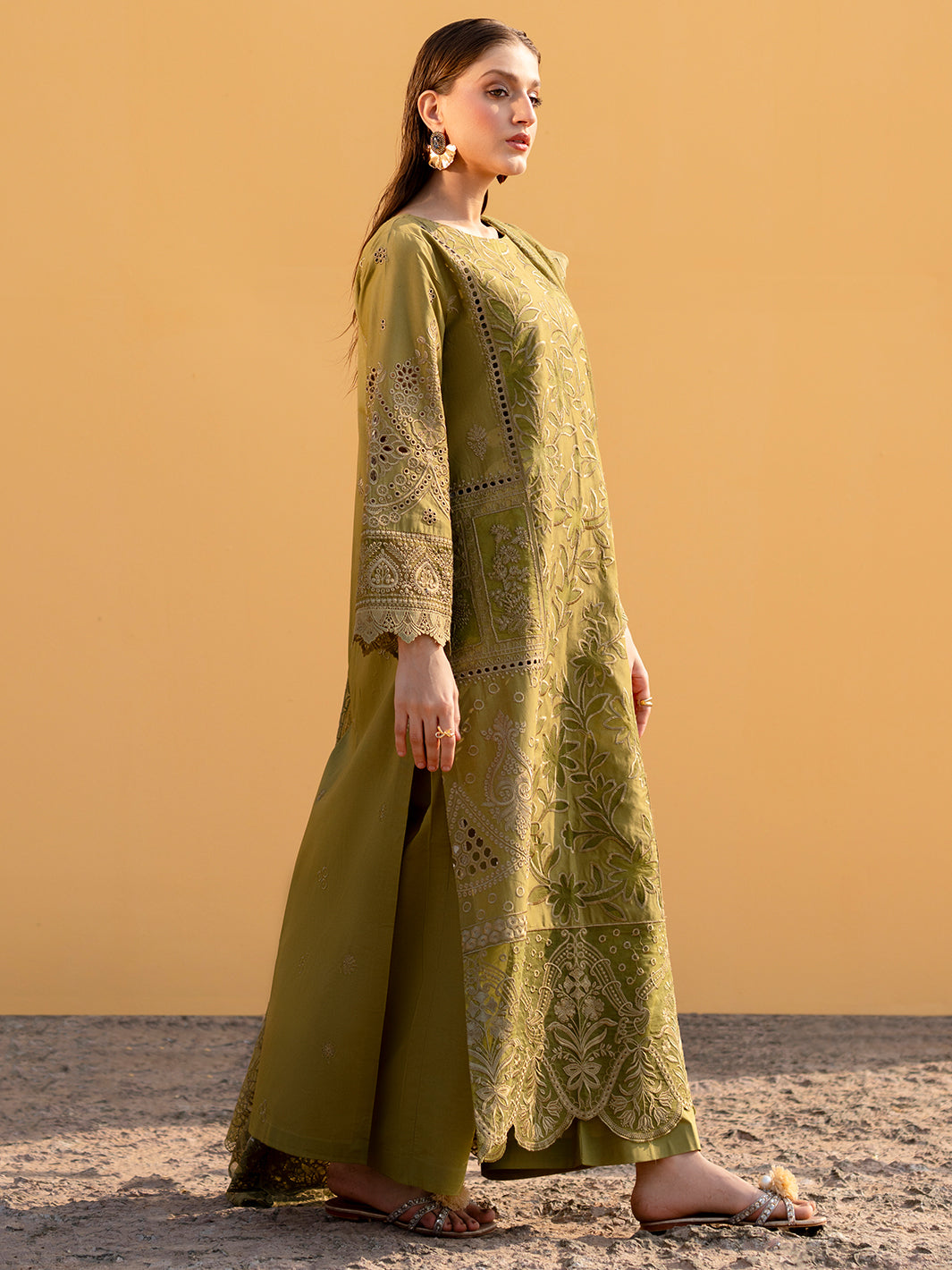Mahnur | Sirena Luxury Lawn 25 | Adrienne XL Mehndi Lawn