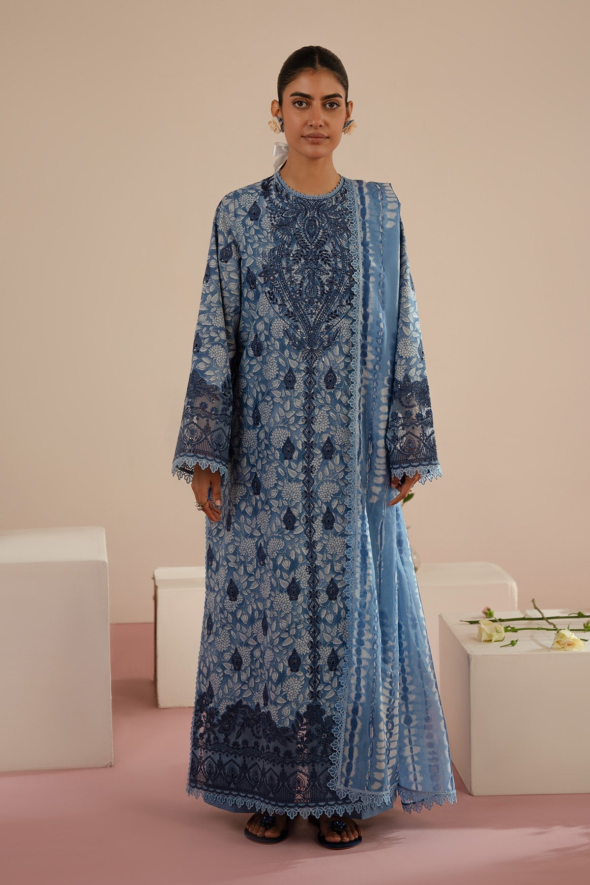 Afrozeh | Floral Charm 25 | Kalina XS Blue Lawn