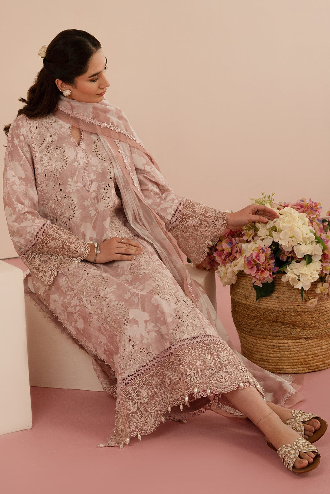Afrozeh | Floral Charm 25 | Myrtle XS Pink Lawn