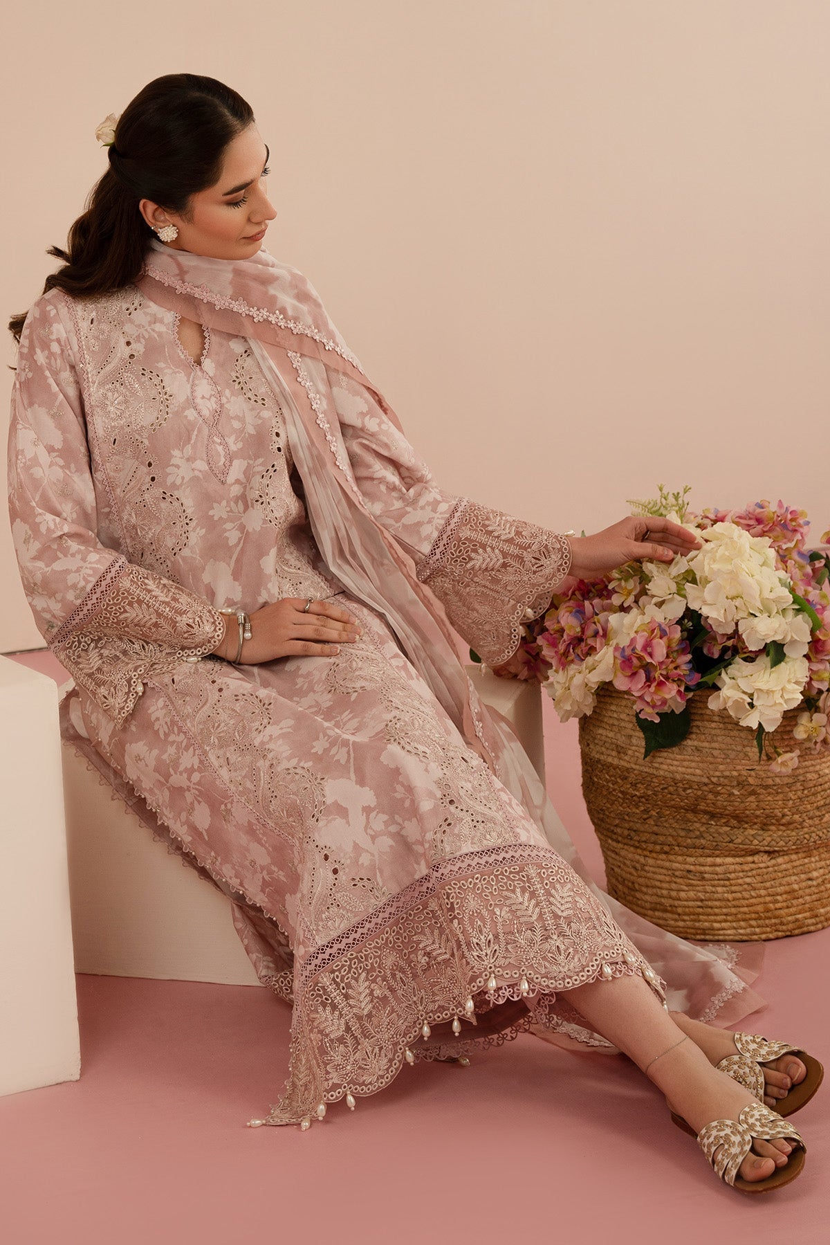Afrozeh | Floral Charm 25 | Myrtle XS Pink Lawn
