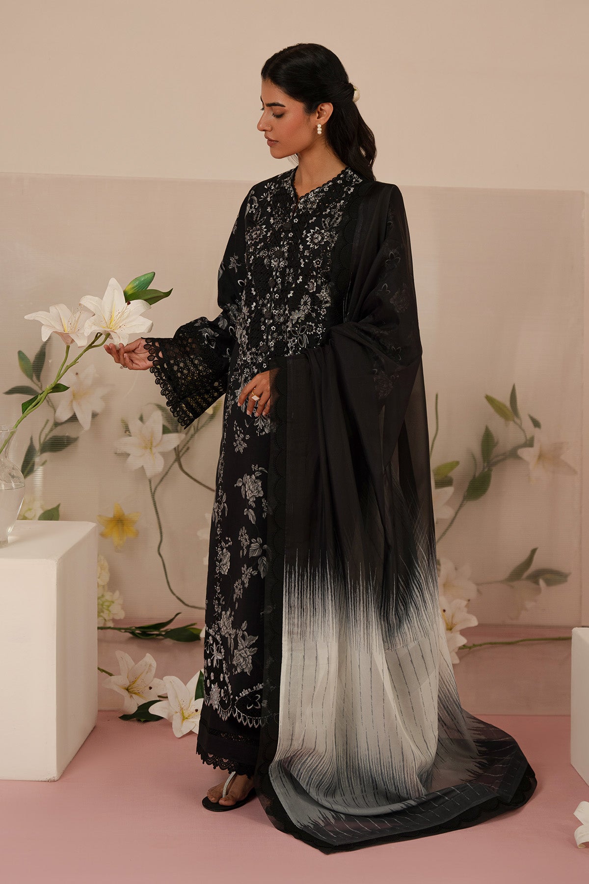 Afrozeh | Floral Charm 25 | Lupine L Black Lawn