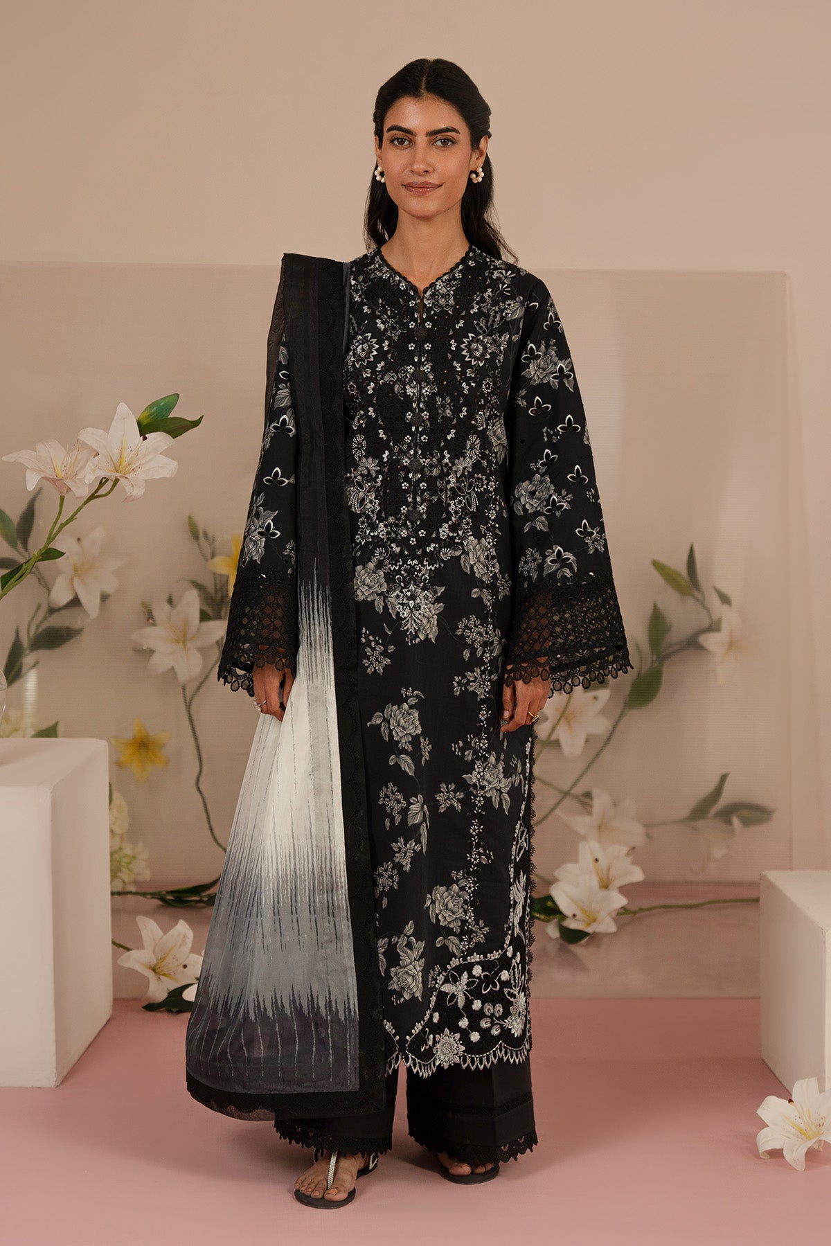 Afrozeh | Floral Charm 25 | Lupine XS Black Lawn