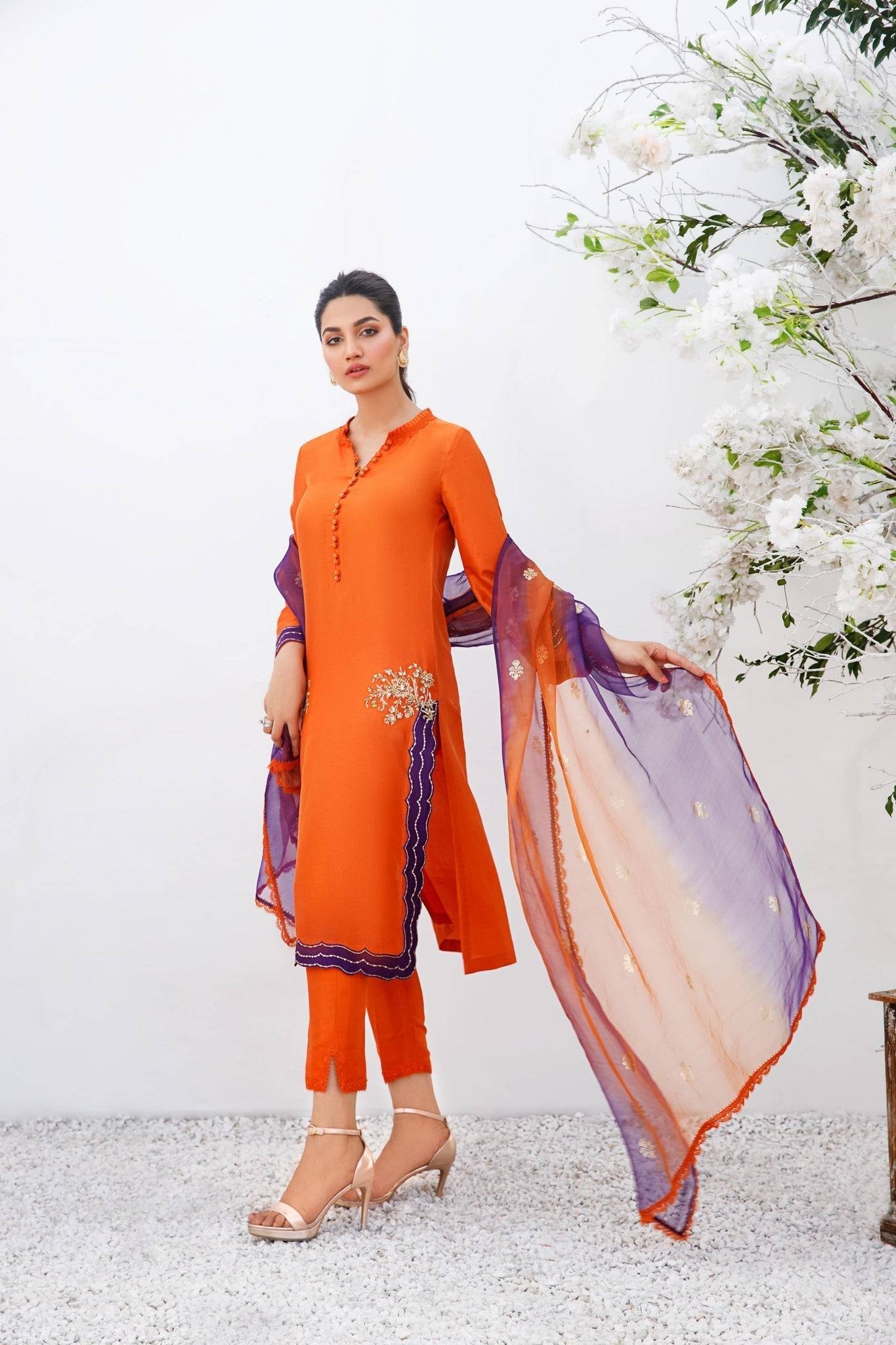 Anam Akhlaq | Festive Collection | D-19 - Pakistani Designer Dress - by Anam Akhlaq | Type: Formal - 100% Original at Saira Sultan