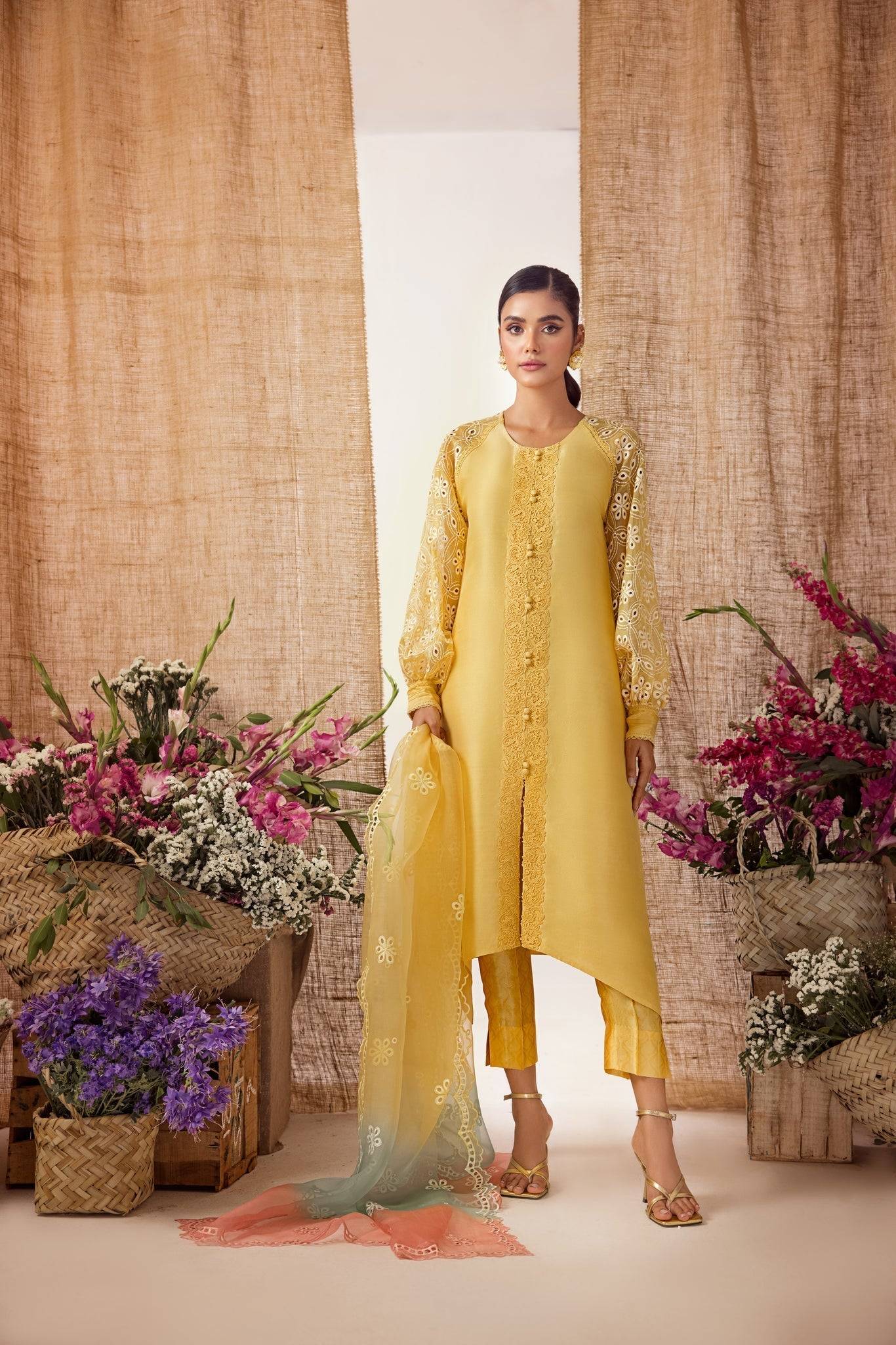 Anam Akhlaq | Festive Collection | D-35 - Pakistani Designer Dress - by Anam Akhlaq | Type: Formal - 100% Original at Saira Sultan