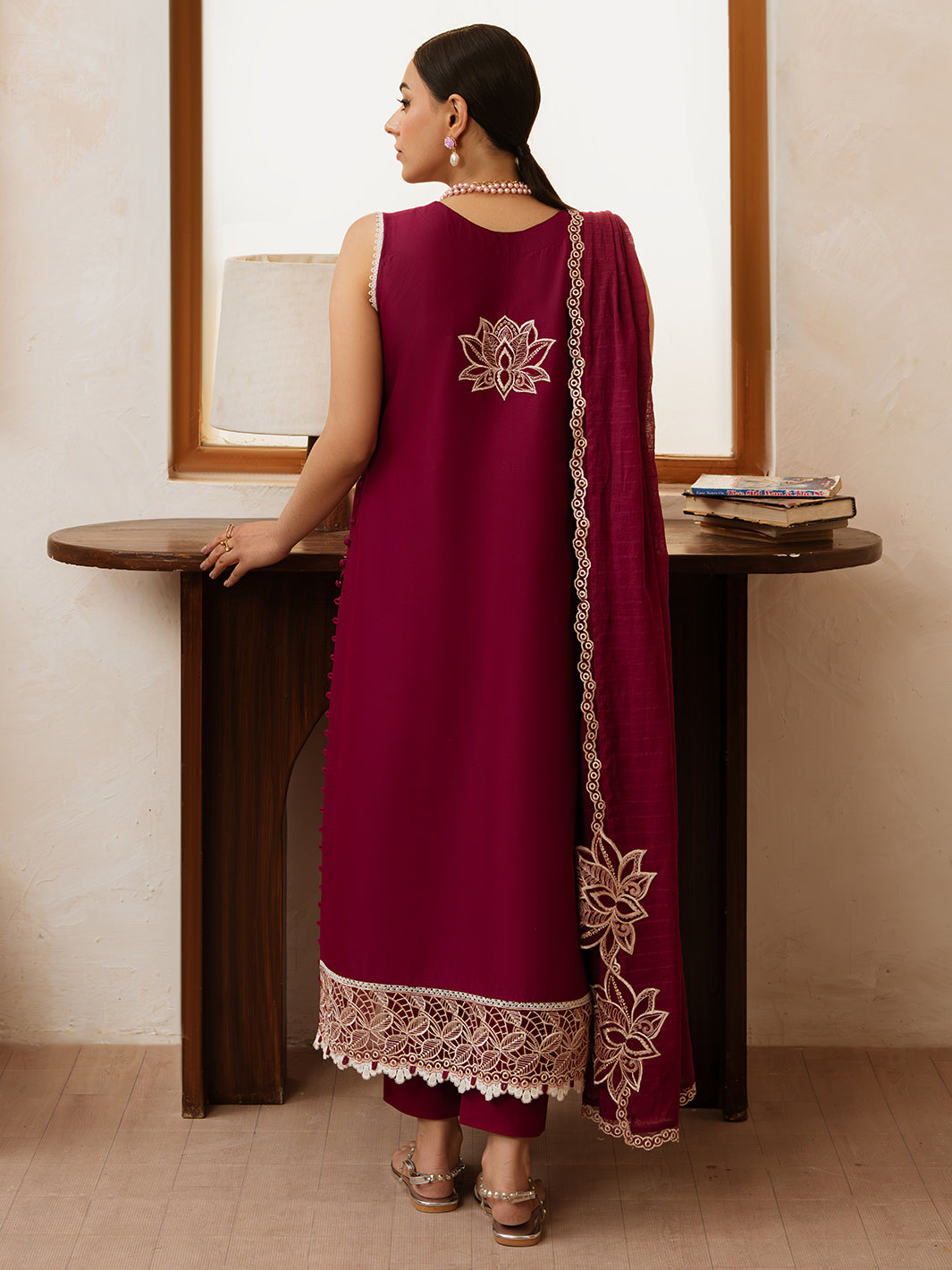 Mahnur | Florence Luxury Lawn 25 | ARLEEN S Carmine Lawn