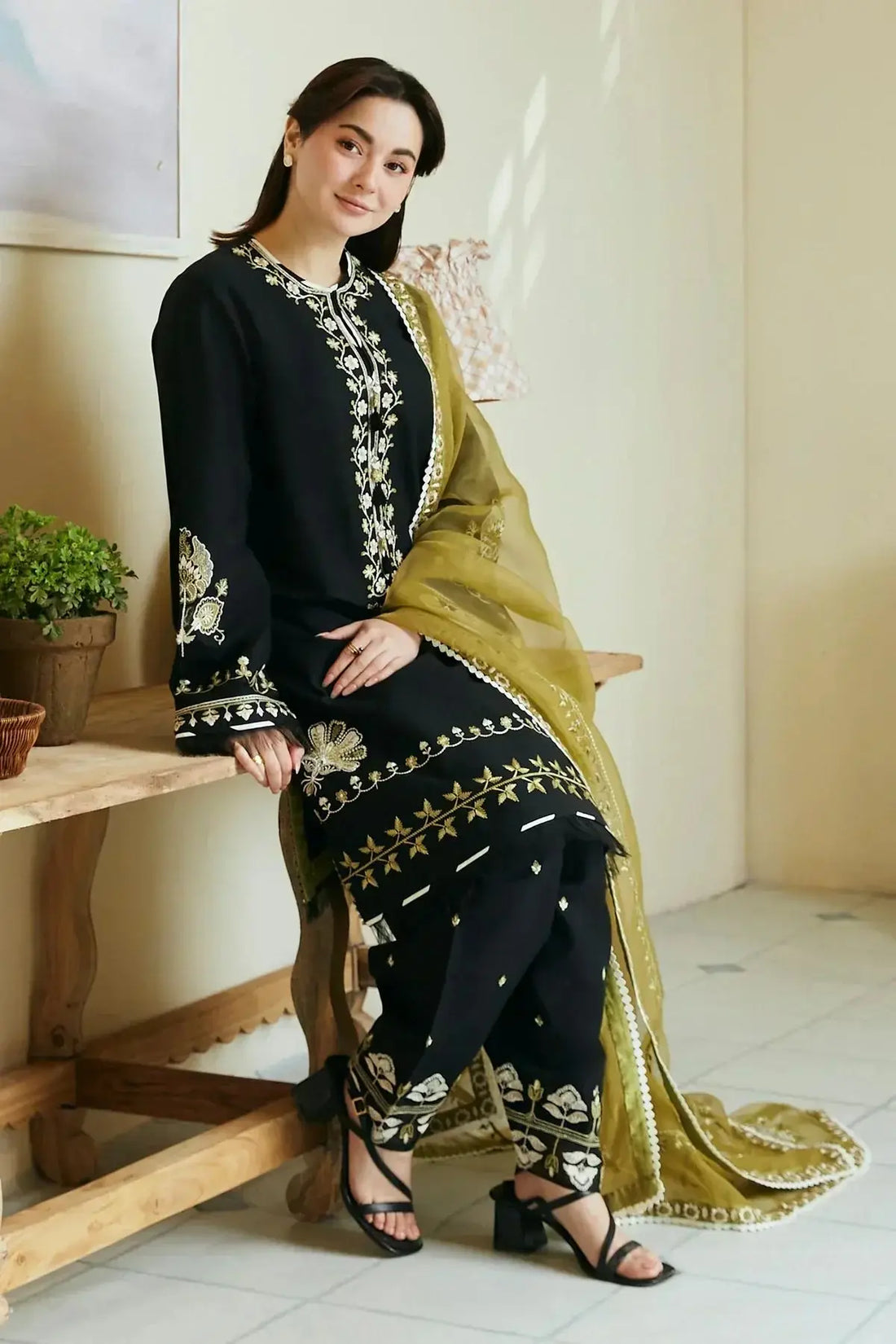 Zara Shahjahan | Coco Lawn 24 | ARZOO-1B - Pakistani Designer Dress - by Zara Shahjahan | Type: Luxury - 100% Original at Saira Sultan