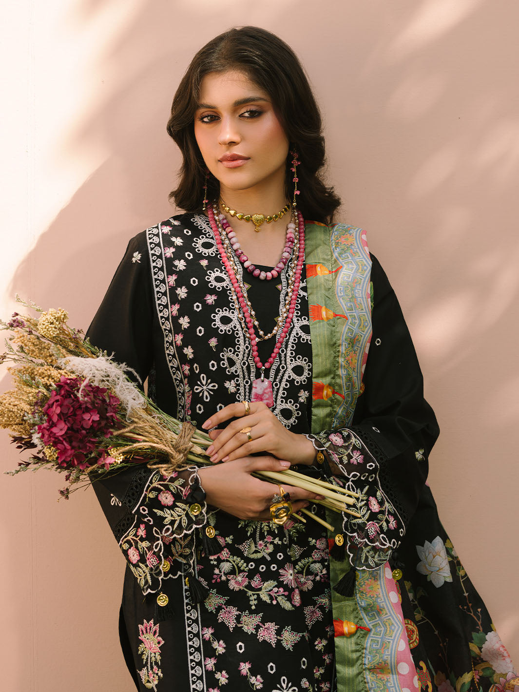 Mahnur | Dahlia Luxury Lawn 25 | Aurora L Black Lawn