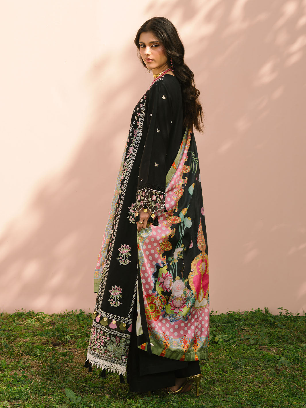 Mahnur | Dahlia Luxury Lawn 25 | Aurora XS Black Lawn