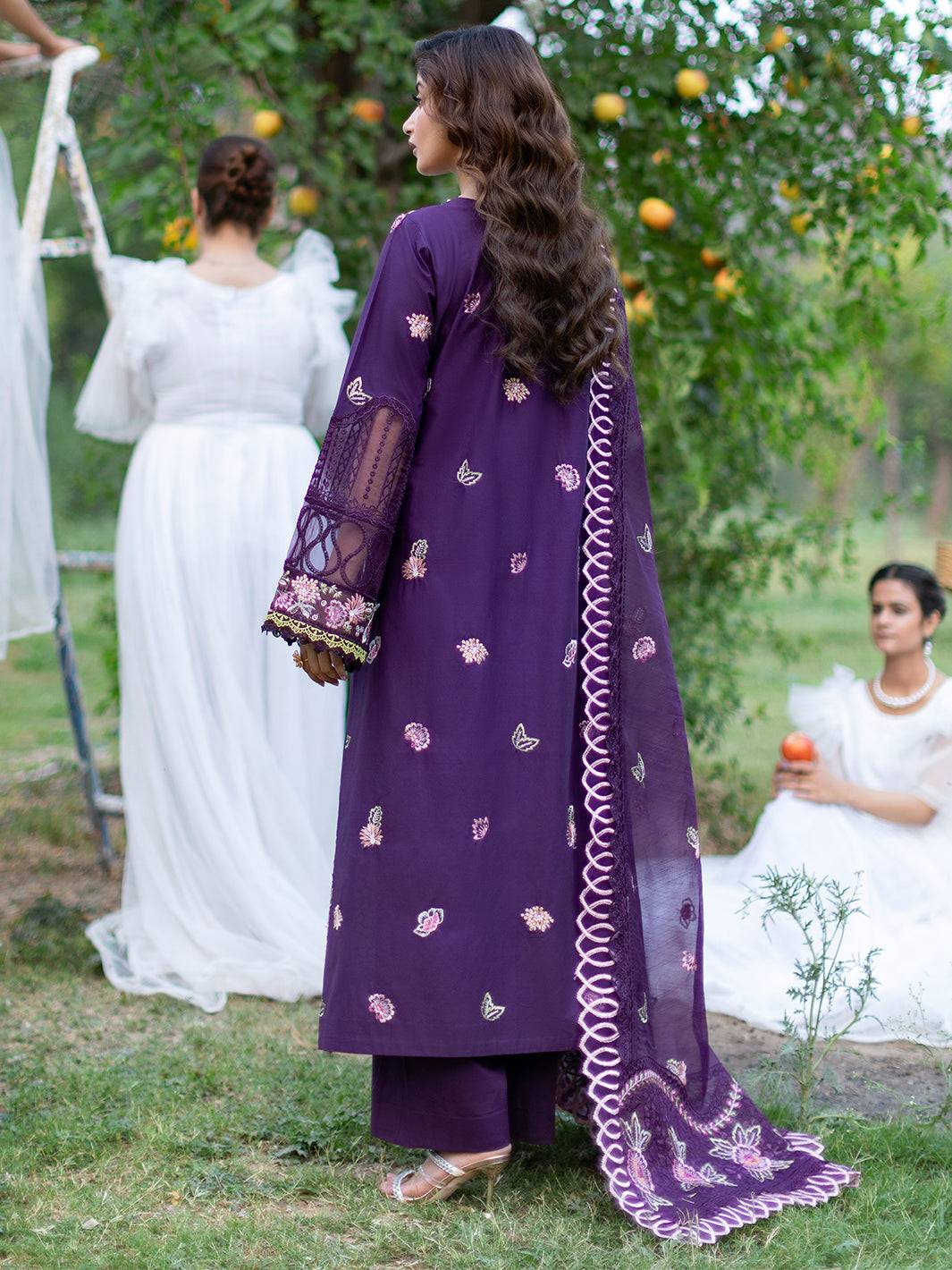 Mahnur | Sophie Luxury Lawn 25 | Ayra - Pakistani Designer Dress - by Mahnur | Type: Ladies Clothes - 100% Original at Saira Sultan