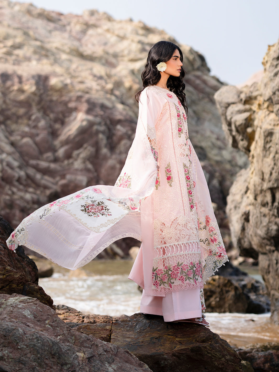 Mahnur | Sirena Luxury Lawn 25 | Azalea L Pink Lawn