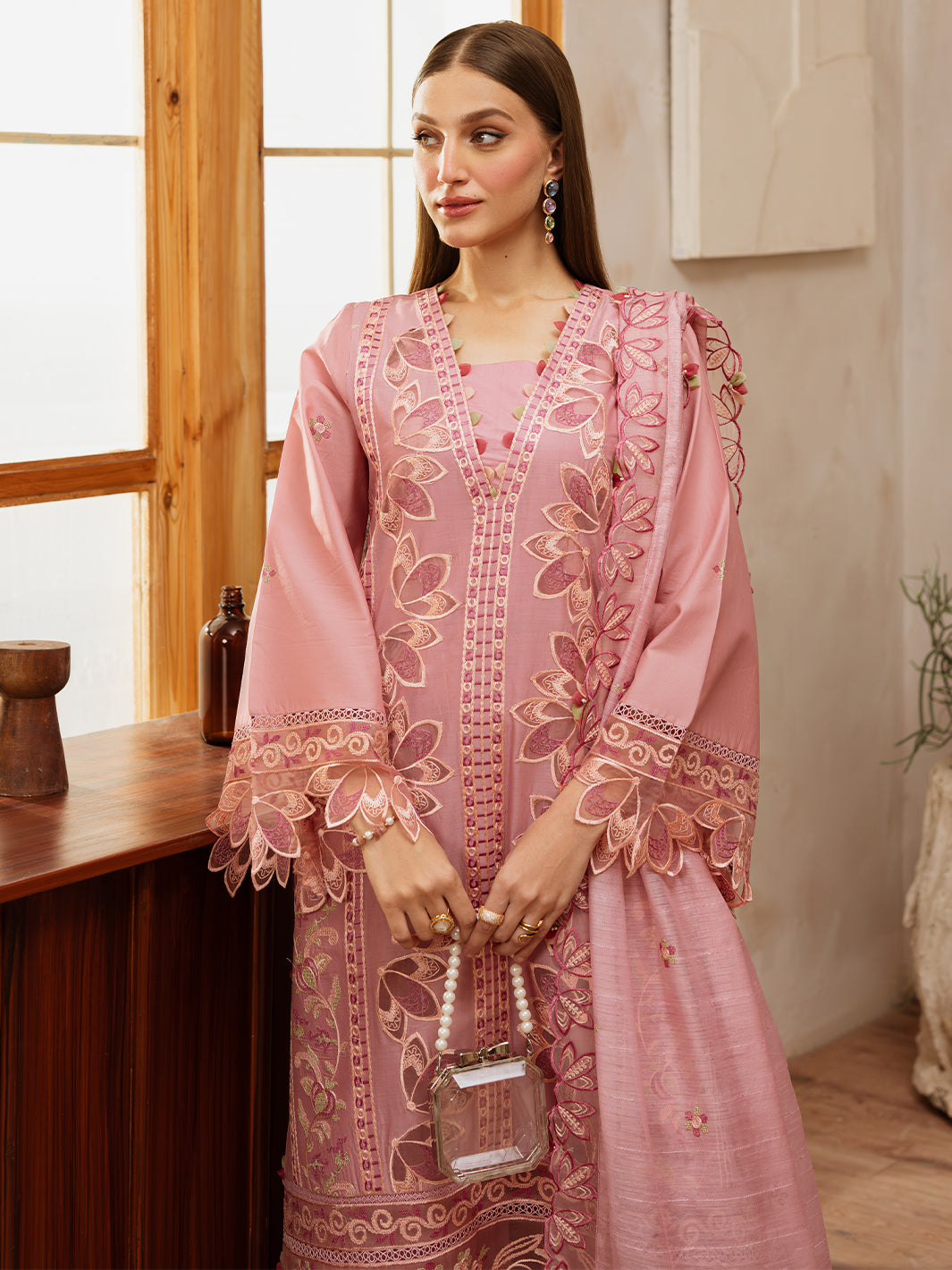 Mahnur | Florence Luxury Lawn 25 | AZMEY XL Pink Lawn