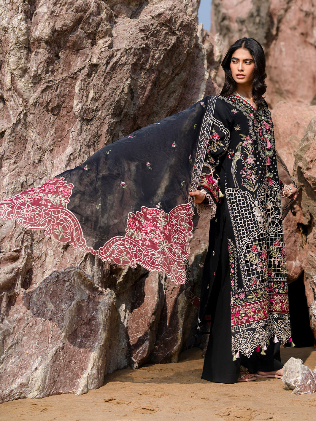 Mahnur | Sirena Luxury Lawn 25 | Azure XL Black Lawn