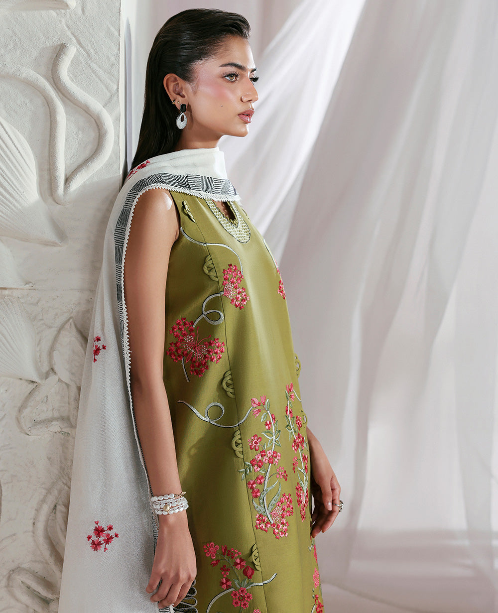 Republic Womenswear | Basics 25 | BP-213 - Pakistani Designer Dress - by Republic Womenswear - Type : Ladies Clothes - 100% Original at Saira Sultan