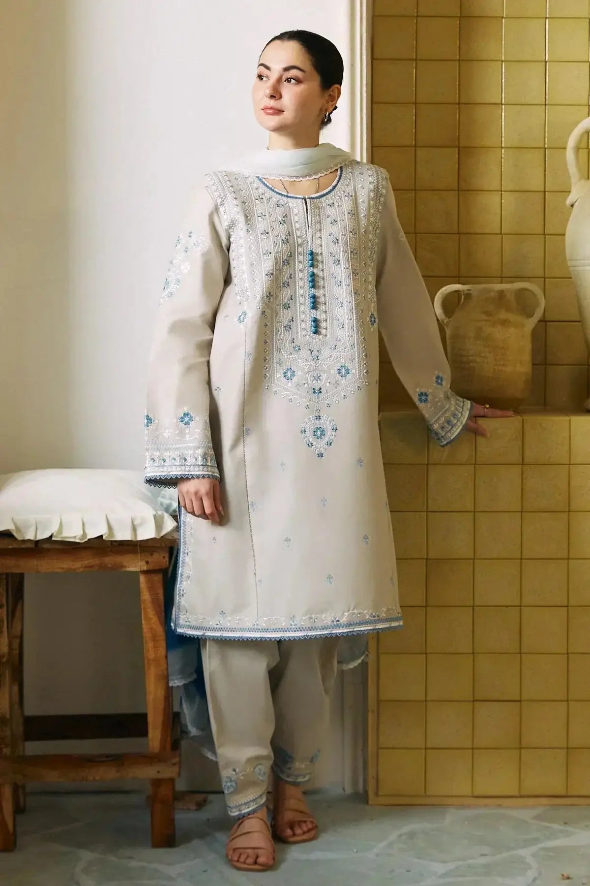 Zara Shahjahan | Coco Lawn 24 | BANO-2A - Pakistani Designer Dress - by Zara Shahjahan | Type: Luxury - 100% Original at Saira Sultan