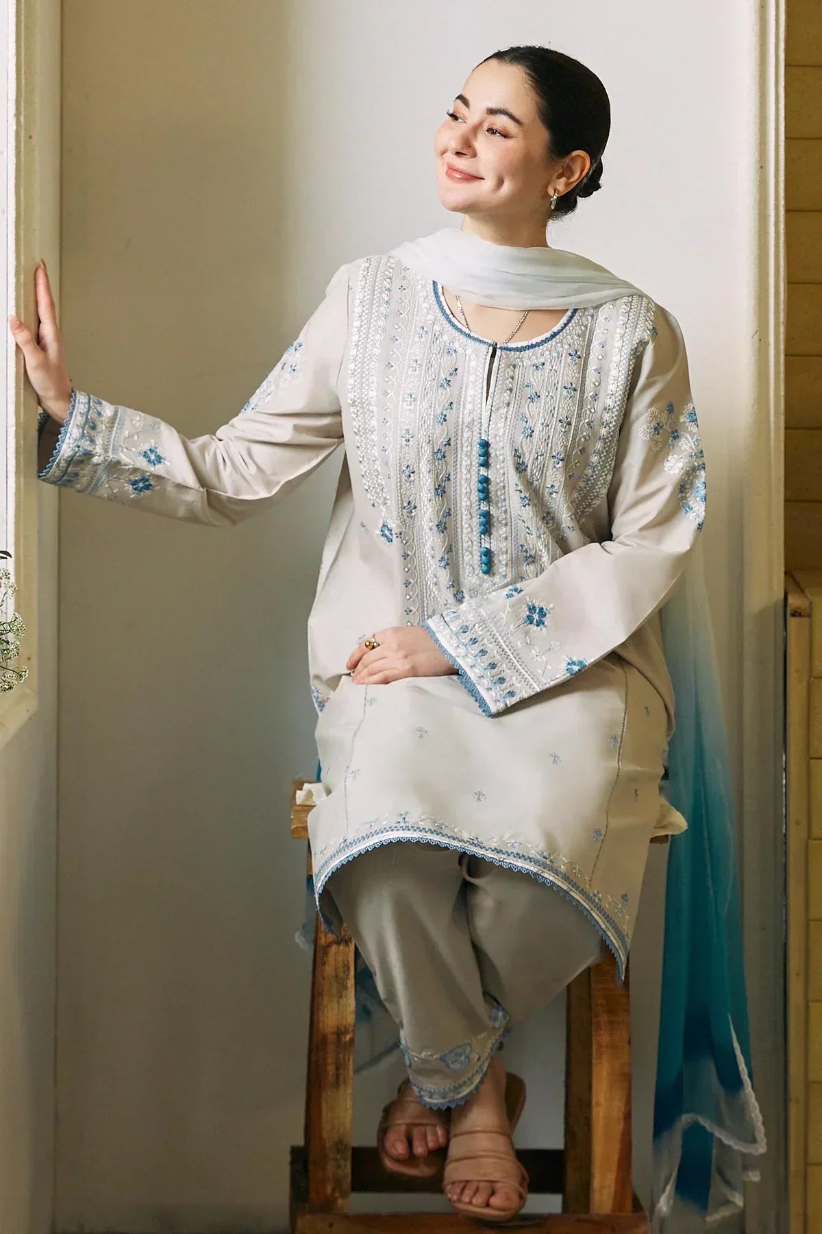 Zara Shahjahan | Coco Lawn 24 | BANO-2A - Pakistani Designer Dress - by Zara Shahjahan | Type: Luxury - 100% Original at Saira Sultan