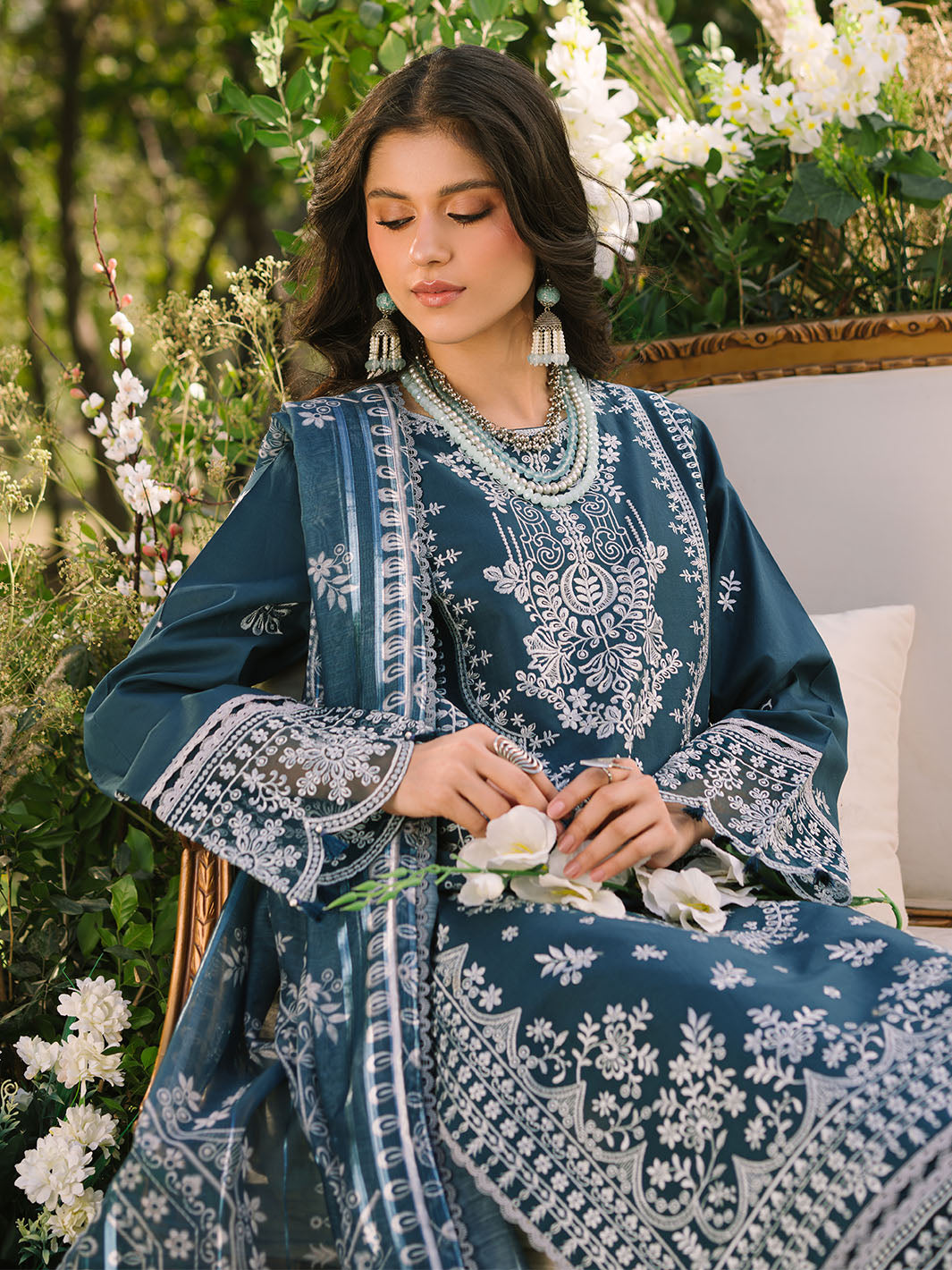 Mahnur | Dahlia Luxury Lawn 25 | Bella L Zinc Lawn