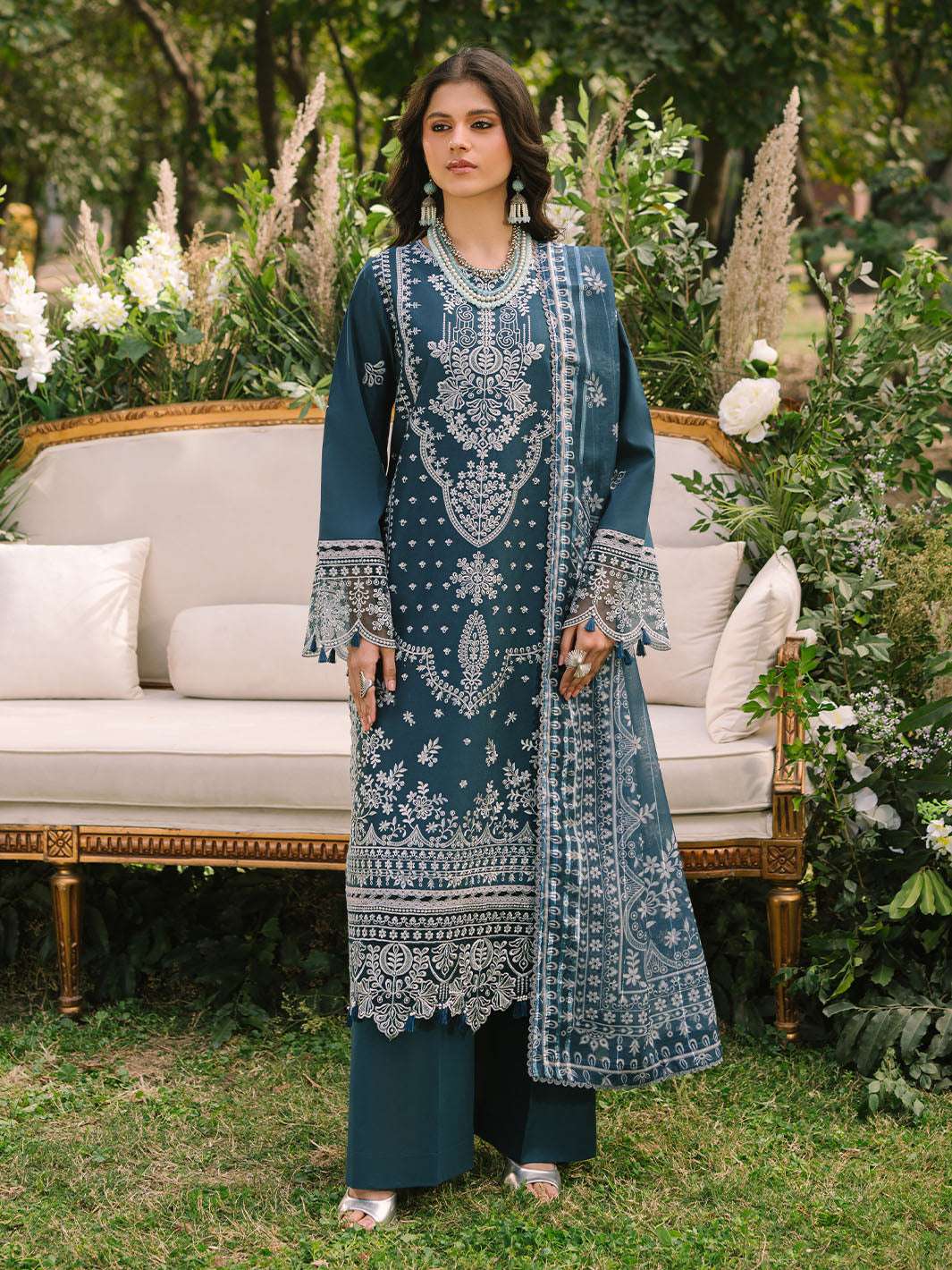 Mahnur | Dahlia Luxury Lawn 25 | Bella XS Zinc Lawn