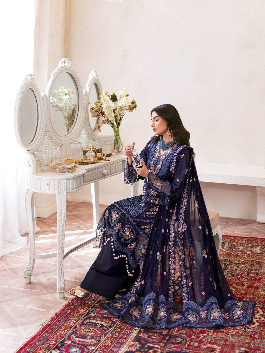 Mahnur | Sophie Luxury Lawn 25 | Blake - Pakistani Designer Dress - by Mahnur | Type: Ladies Clothes - 100% Original at Saira Sultan