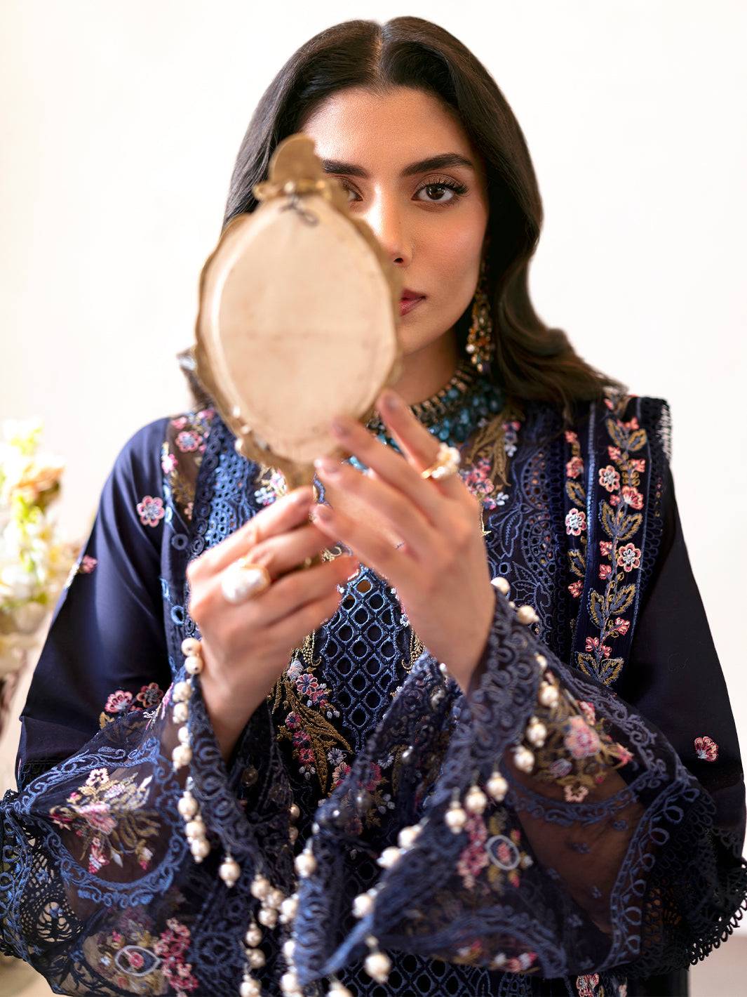 Mahnur | Sophie Luxury Lawn 25 | Blake - Pakistani Designer Dress - by Mahnur | Type: Ladies Clothes - 100% Original at Saira Sultan