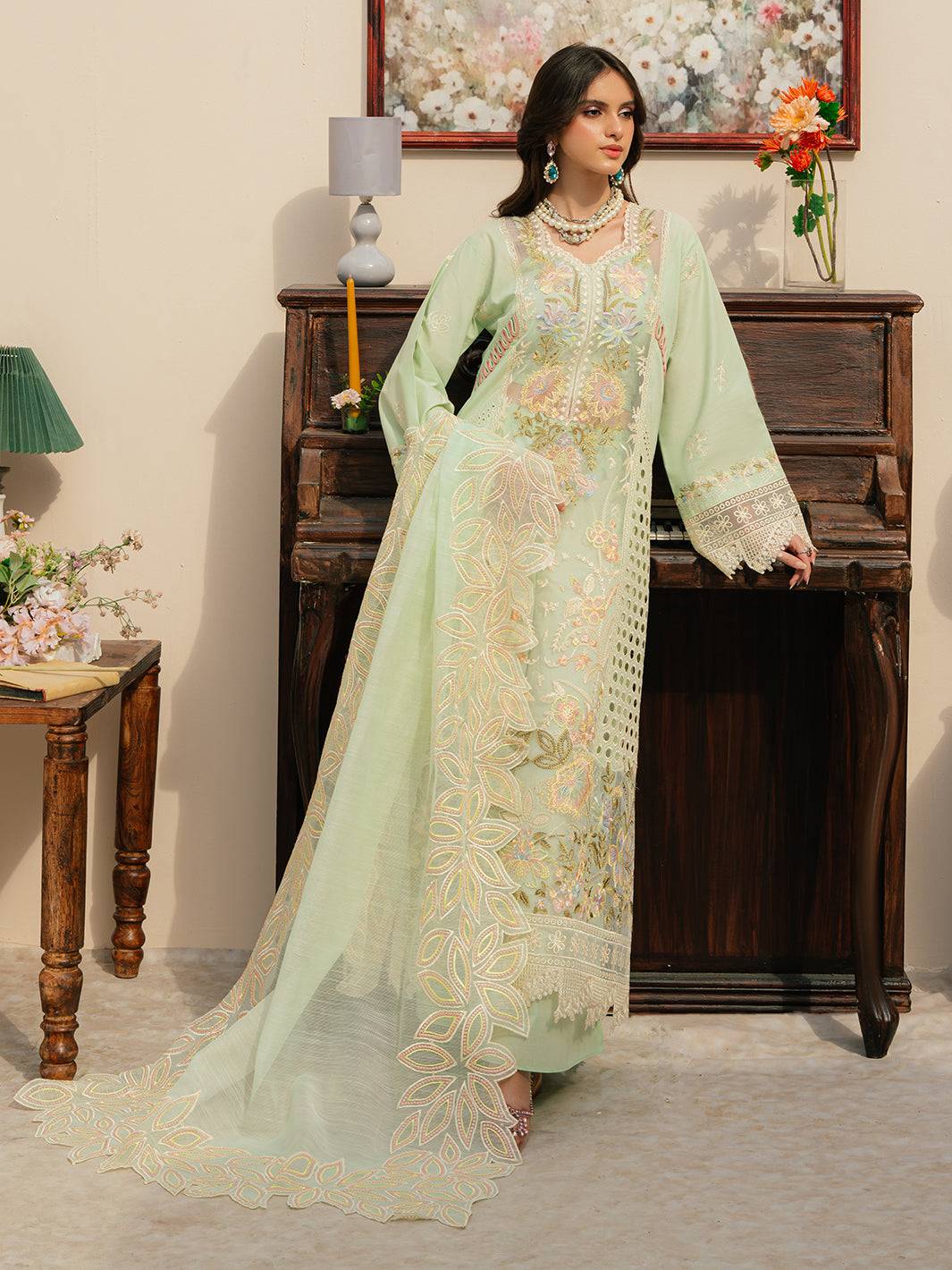 Mahnur | Allenura Luxury Lawn 24 | CAROLINE - Pakistani Designer Dress - by Mahnur | Type: Luxury - 100% Original at Saira Sultan