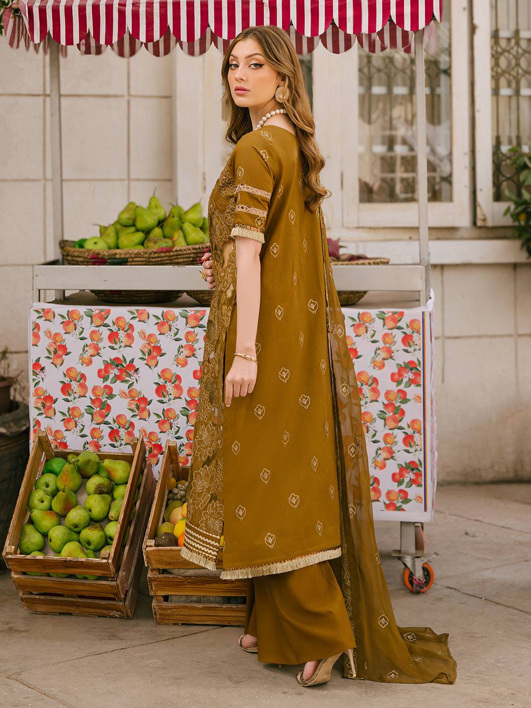Mahnur | Mahrukh Eid Edit 24 | CHLOE - Pakistani Designer Dress - by Mahnur | Type: Luxury - 100% Original at Saira Sultan