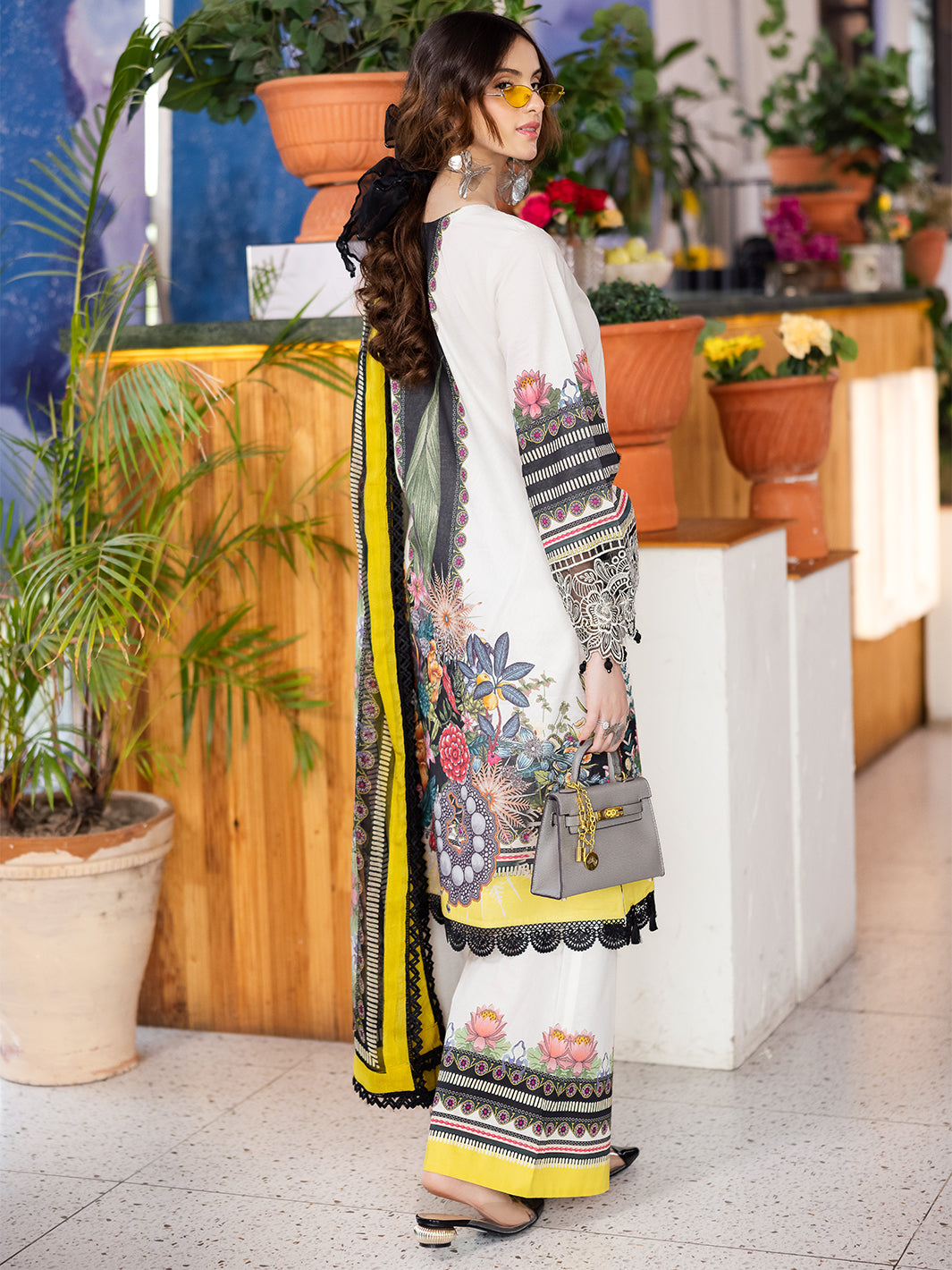 Mahnur | After Hours Luxury Lawn 25 | ChitChat Charm S White Lawn