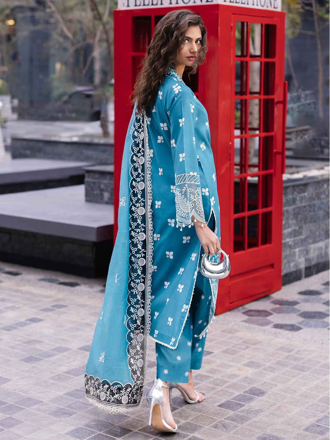 Mahnur | Broadway Luxury Lawn 25 | Scarlet XS Teal Lawn