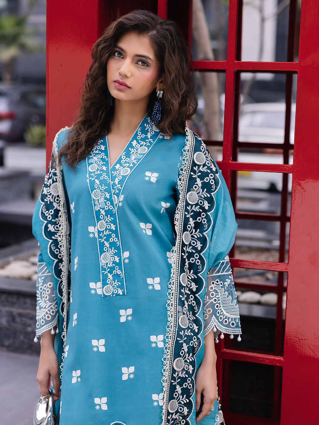 Mahnur | Broadway Luxury Lawn 25 | Scarlet M Teal Lawn