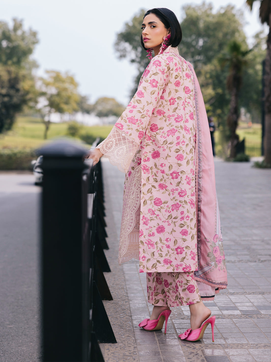 Mahnur | Broadway Luxury Lawn 25 | Lotus XS Pink Lawn