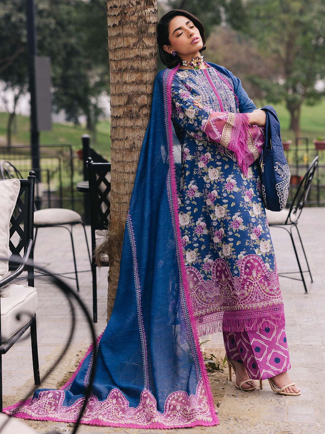Mahnur | Broadway Luxury Lawn 25 | Ires XL Blue Lawn